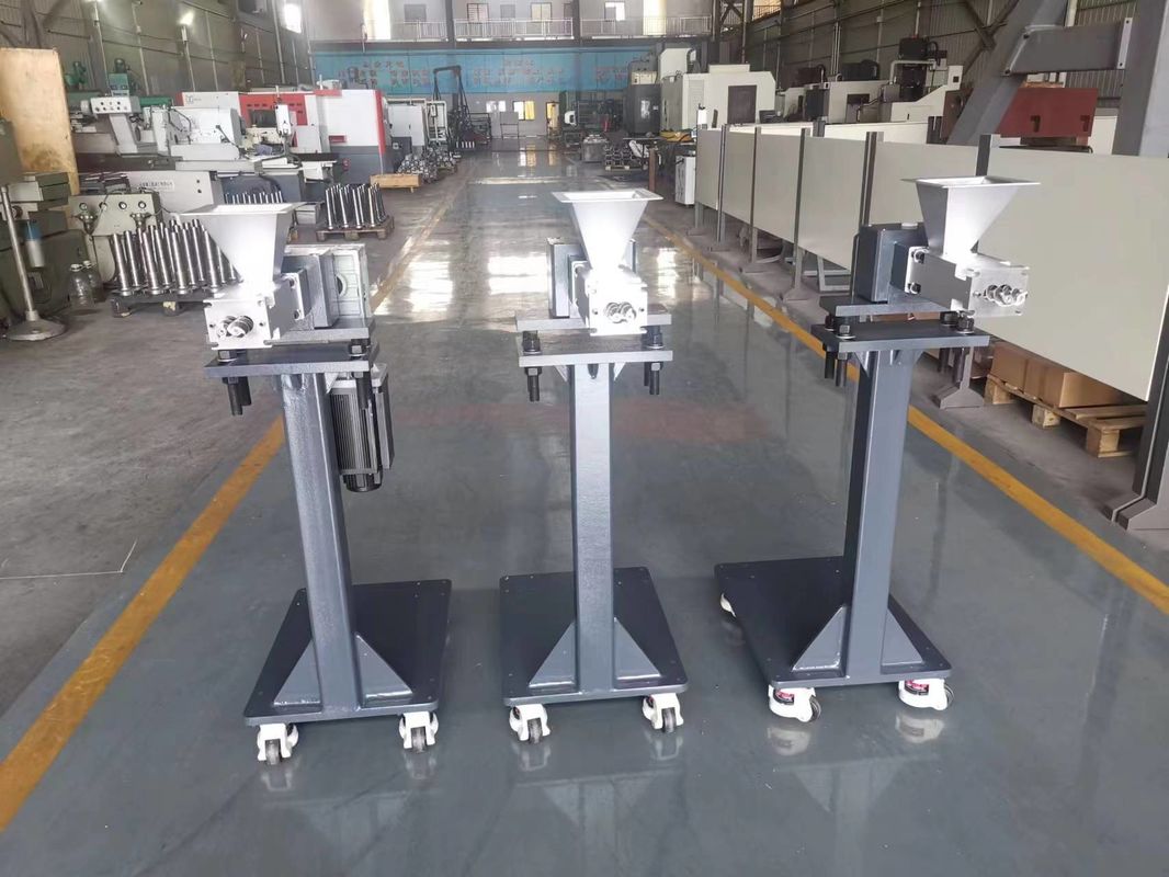 Schraubmaschine für Kunststoff-Extruder mit vibrierender rotierender Seitenzufuhr für 58 mm-Twin-Screw-Extruder