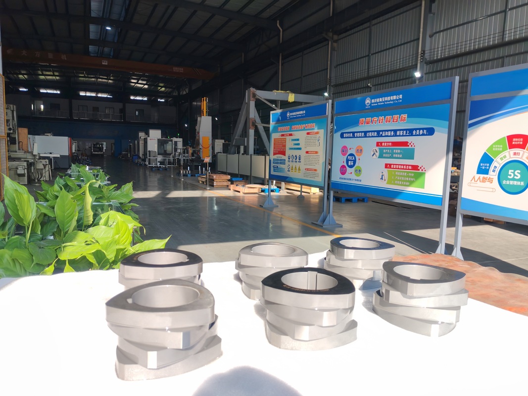 SZK 250 Doppelschneckenextruder Schneckenelemente mit ISO 9001 Zertifizierung und kundenspezifischen Optionen