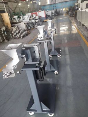 Co-rotating Twin Screw Extruder Machine Parts Shaft Screw Segment Barrel und Seitenzufuhr