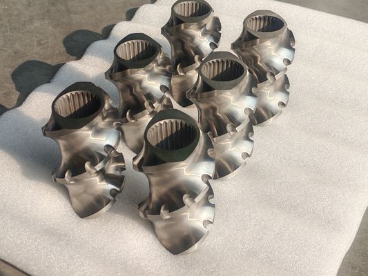 Mischschraubenelement und Förderschraubenelement für Zwillingsschraubenextrudermaschine